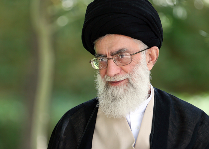 دانلود عکس امام شهید آیت الله خامنه ای در طبیعت